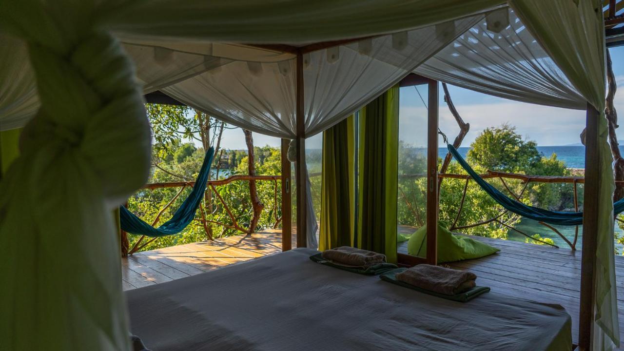 Araya Dive Resort Togean Bomba Eksteriør billede