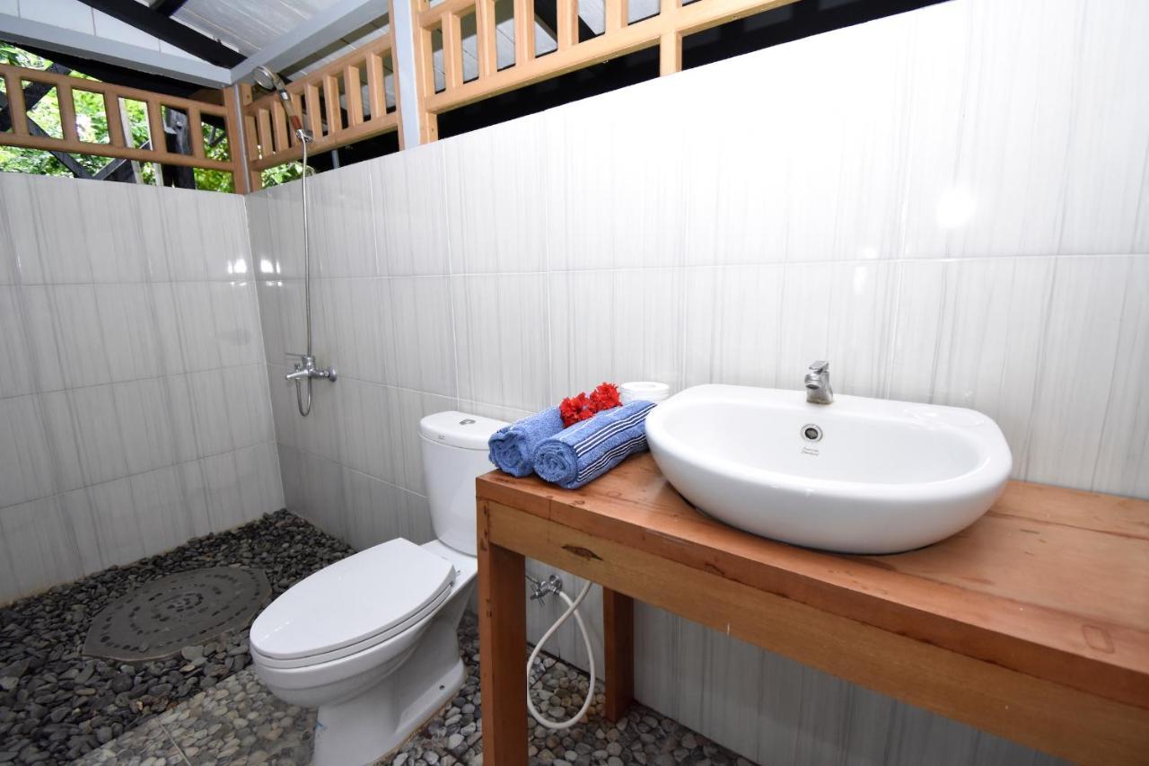 Araya Dive Resort Togean Bomba Eksteriør billede